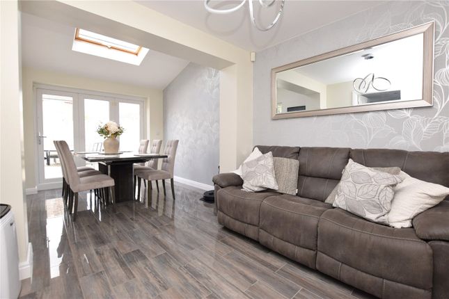 4, Barrowby Gardens, West Yorkshire photo 3