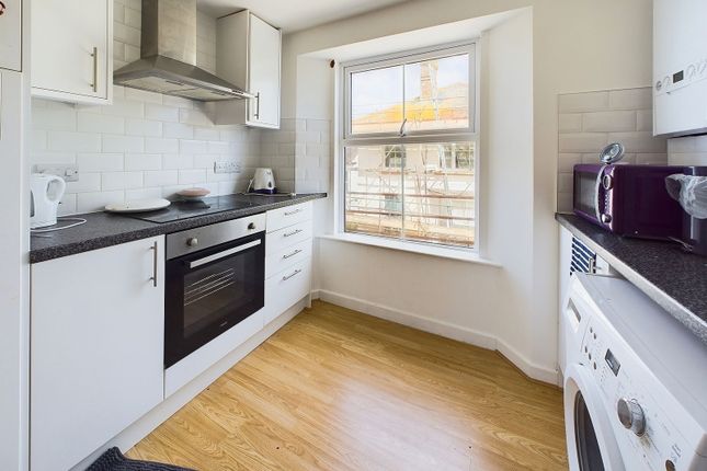 Flat 5, Abbey House, Seaton photo 3