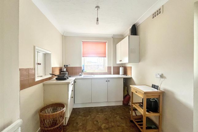 19, Darrell Place, Norwich photo 4