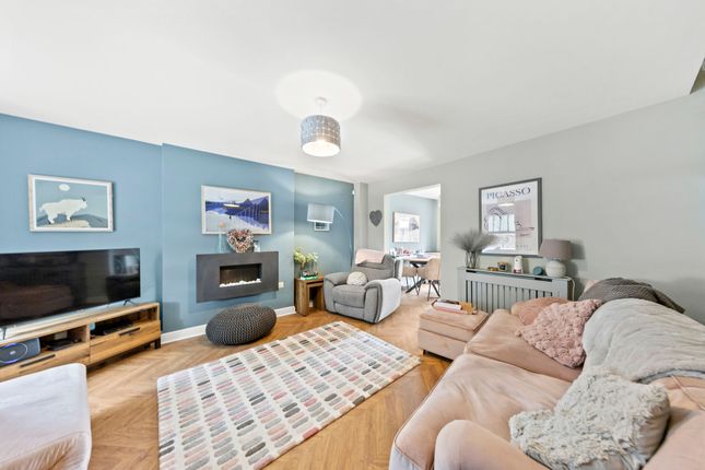 5 Edgewater Place, Warrington photo 3