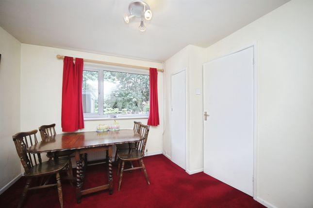 12, Laxton Close, Taunton photo 4