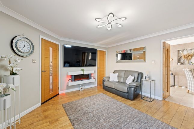 6, Linum Grove, Kirkcaldy photo 4