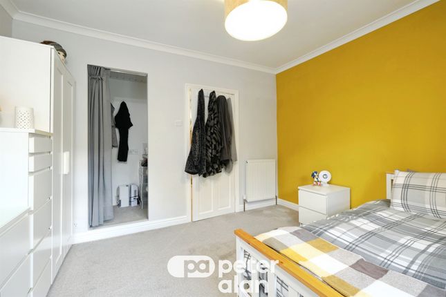 87, High Street, Abertillery photo 3