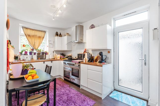 12, Elm Way, Rickmansworth photo 3