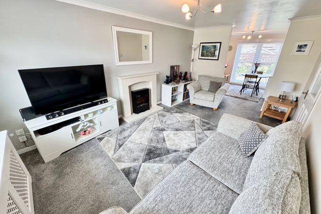 14, Glebe Court, Beith photo 2