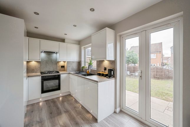 12, Chatsworth Drive, Doncaster photo 4