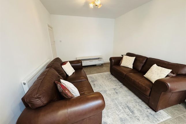 Barrack Road, Hounslow photo 3