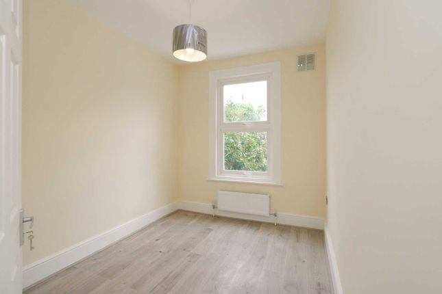 Terraced house to rent in Blagdon Road, New Malden
