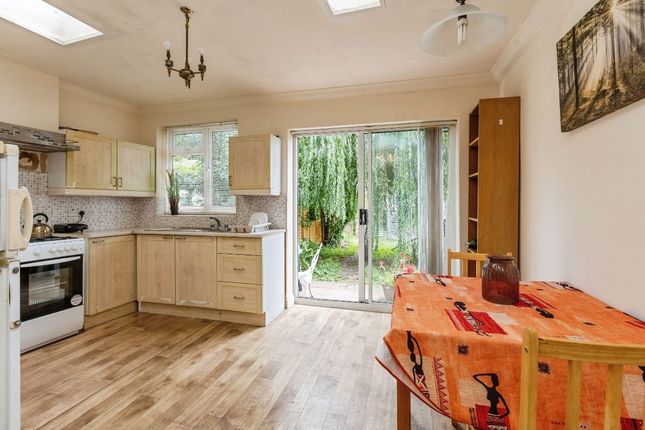 155 Long Lane, London photo 2