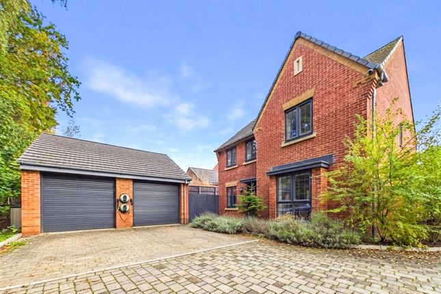 4-bed detached on LIMBER GROVE, BORDON, £625,000