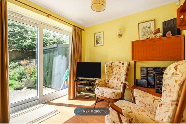 Crosier Road, Ickenham, Uxbridge photo 2