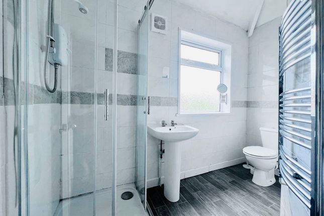 125 Harlaxton Drive, Nottingham photo 4