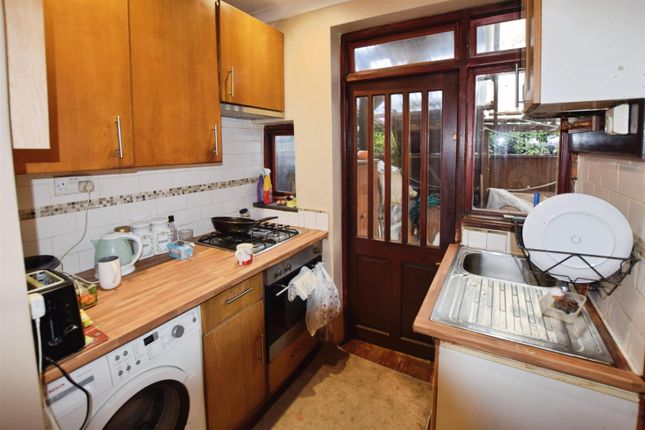 2, Marlborough Close, Colliers Wood photo 2