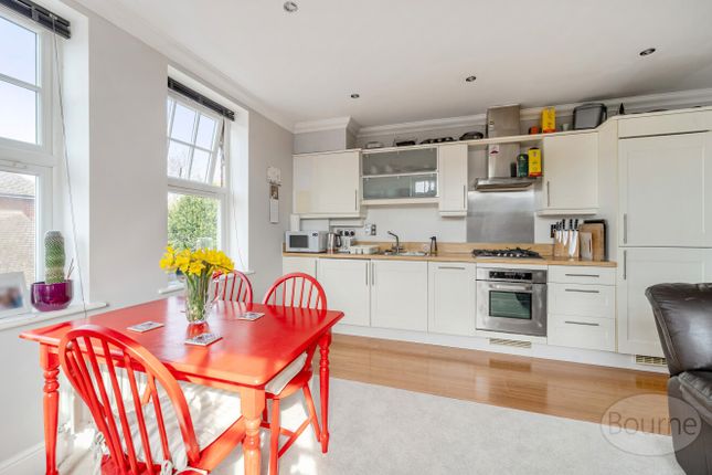 Flat 3, Hale House, 1, Hale Road, Farnham photo 4