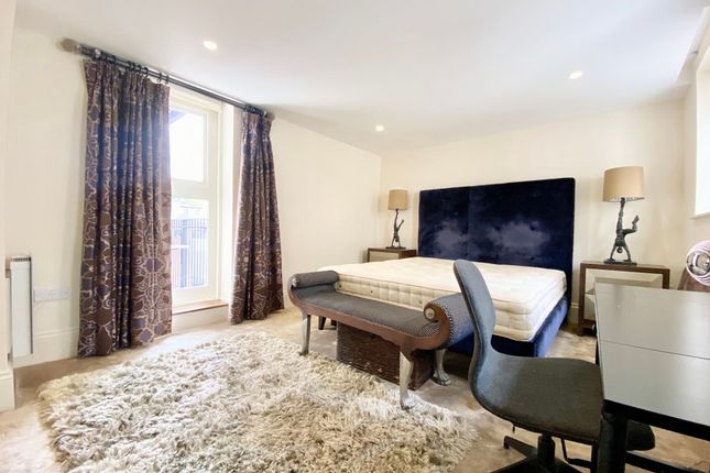 B52 Huntley Street, London photo 2