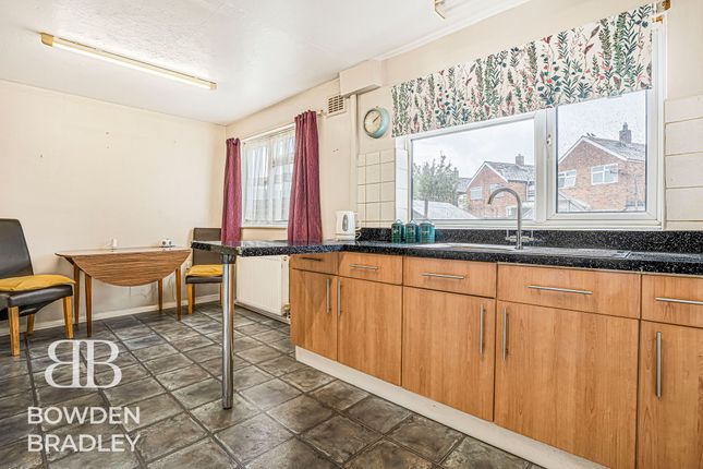 454 Fullwell Avenue, Ilford photo 5