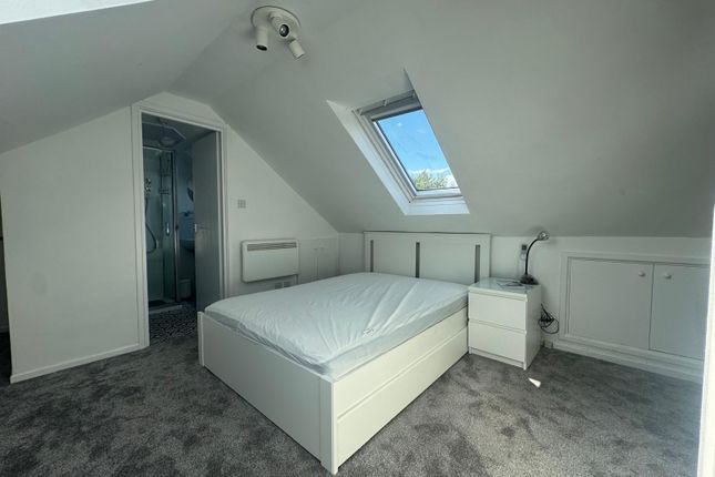 Room 5, 134, Stockbridge Road, Hants, UK photo 3