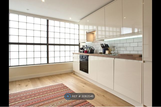 New Crane Wharf Wapping Wall, London photo 3