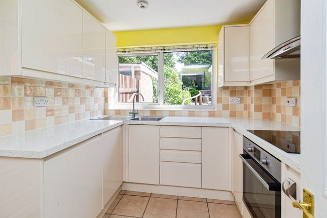 22, Hazeldene, Stafford photo 4