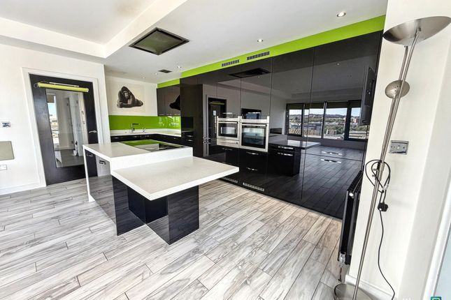 Apartment 604 - 21, Central Lofts, Waterloo Square, Newcastle upon Tyne photo 3