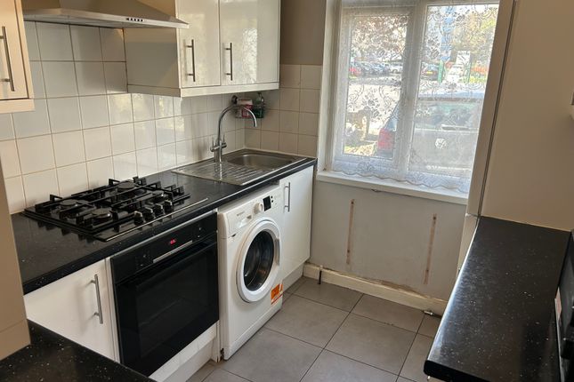 600a, Hanworth Road, Hounslow photo 3