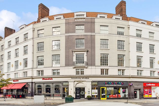 Office to let in Broadway Studios, Hammersmith Broadway, Hammersmith