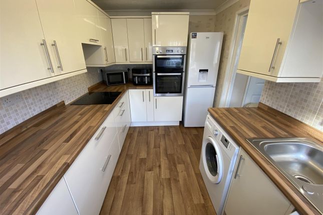 1, Braemar Avenue, Ashwood Park, Stourbridge photo 2