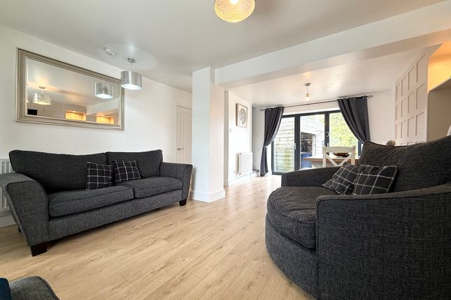 2 Black Horse Cottages, Aberdare photo 5