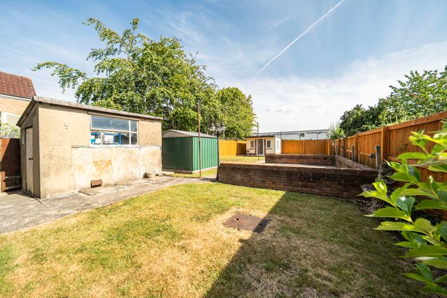 54, Collett Avenue, Swindon photo 2