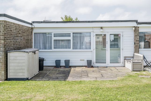 Mobile/park home for sale in California Road, California, Great Yarmouth