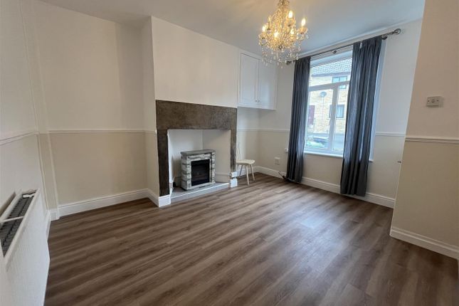 29, Baker Street, Huddersfield photo 4