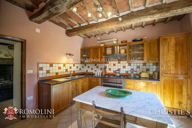 Country house for sale in Caprese Michelangelo, Tuscany, Italy