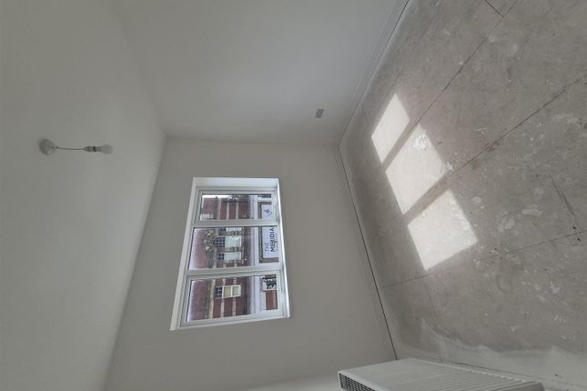 Flat 1, 1, Pier Road, Withernsea photo 3