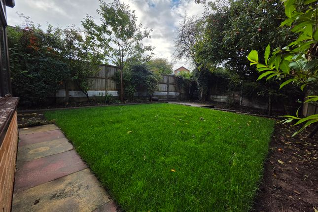 13, Landrake Grove, Stoke-on-Trent photo 3
