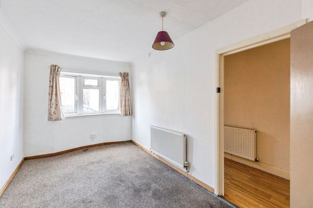 Wallis Road, Kettering photo 2