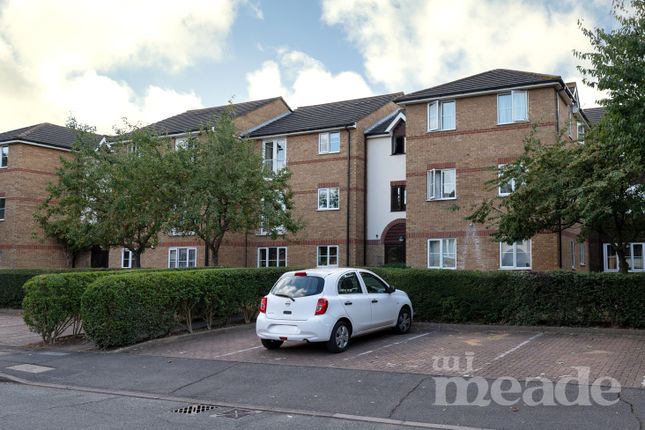 Thumbnail Flat for sale in Beaufort Close, London