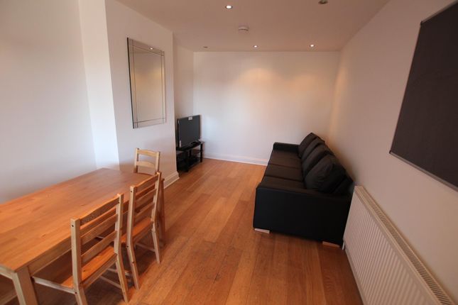Room 2, 113 Penhill Road, Bexley photo 5