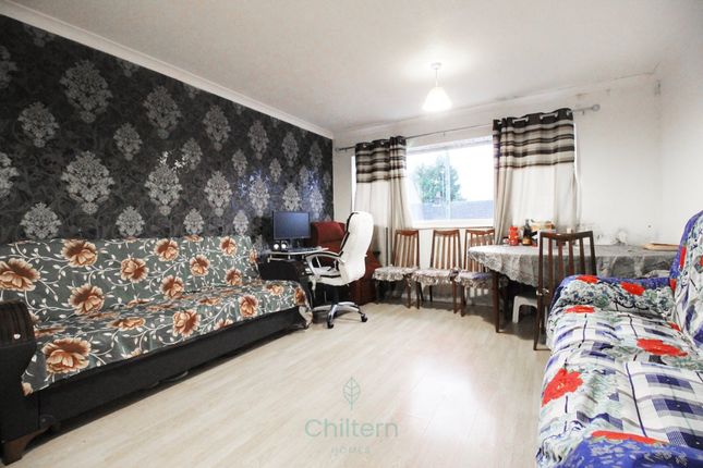 Flat for sale in Beechwood Road, Leagrave, Luton