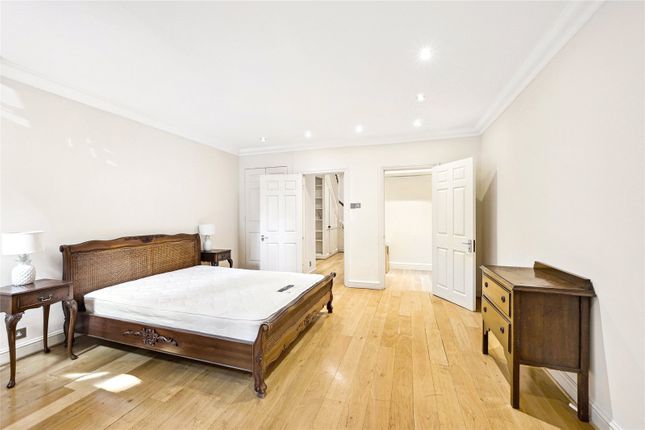 Flat to rent in Collingham Gardens, South Kensington