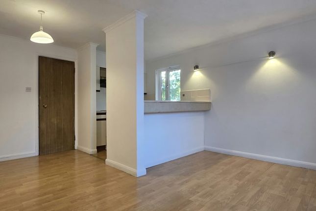 (dummy)69, Maltby drive, Greater London photo 2