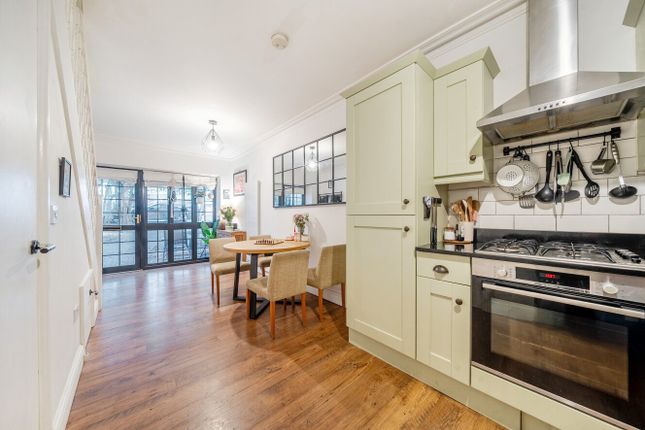 Flat 8, Crown Court,, Berrymans Lane, London photo 2