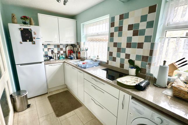 16, Kipling Close, Lowestoft photo 2