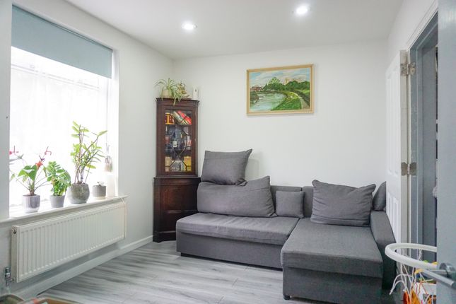 276, Green Lane, Morden photo 2