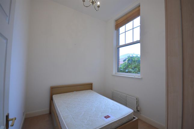 1 Canterbury House,, Queen Alexandras Way, Epsom photo 5