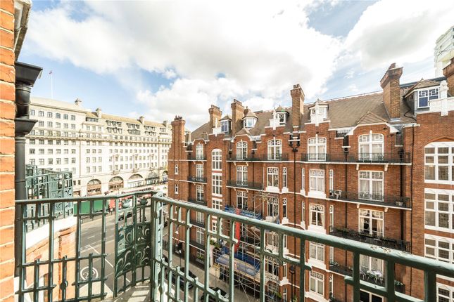 Flat to rent in Chiltern Street, London