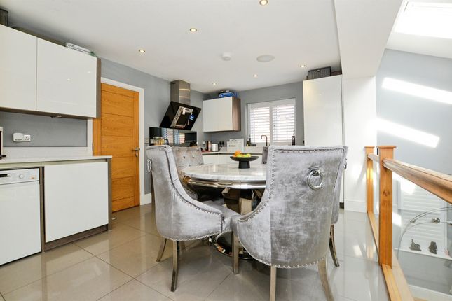 26A, Wayside Avenue, Bushey photo 3