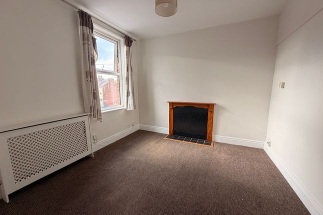 Flat 1, 88 Rothbury Street, Scarborough photo 2