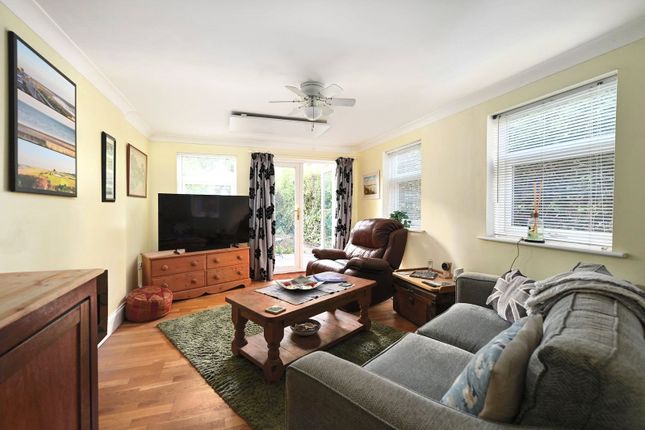 19, Fleet Road, Hampshire photo 2