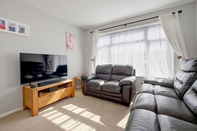 27, Montague Way, Westham photo 4