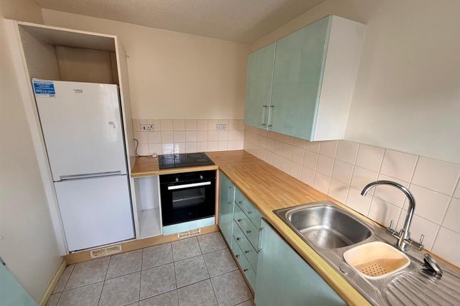30, Addison Close, Manchester photo 3